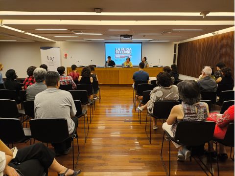 Escritora Roxana Miranda Rupailaf presentó poemario en La Furia del Libro 2024